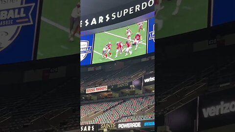 Tackett Curtis Quarterback Makes 80 Yard Touchdown Run @ LA High School Championship At Super Dome.