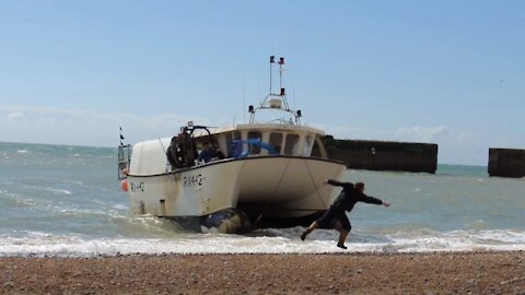 Hastings RX442 Beach Landing