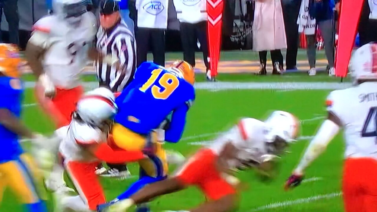 Pittsburgh Panthers QB #19 Nate Yarnell wants to trade some paint with the Virginia Defense.
