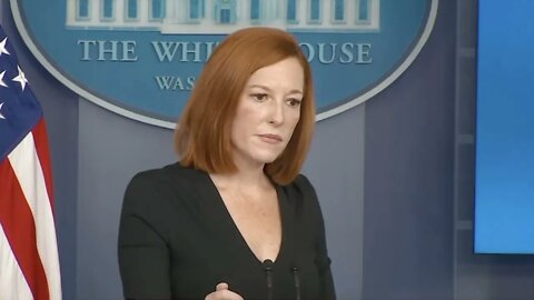 Lizard person Jen Psaki can't control her lizard tongue #lizardpeople #jenpsaki #ultramaga #trump
