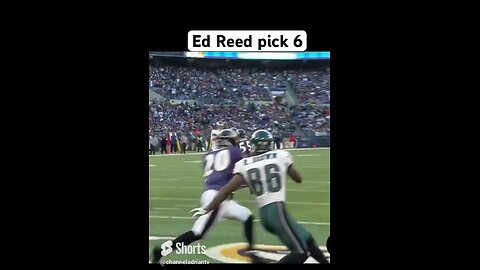 Ed Reed pick 6 #shorts #footballshorts #nfl #football #baltimoreravens #sports #sportsnews #cfl