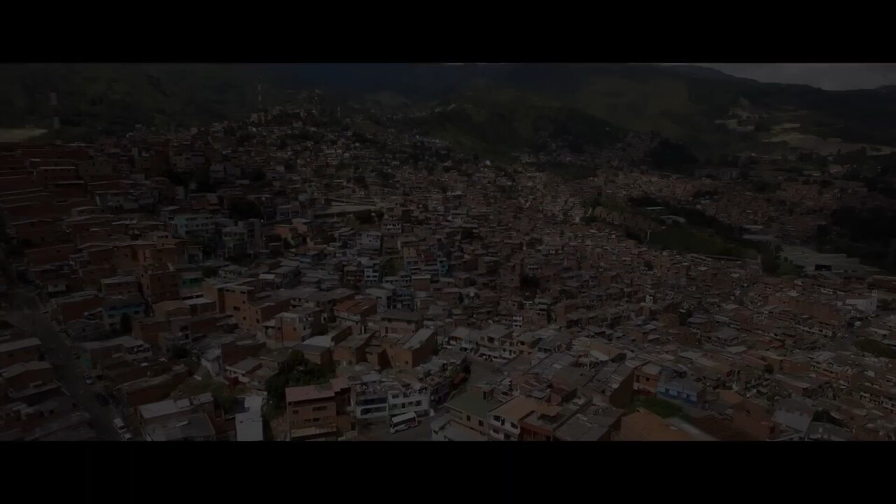 Trailer Dominique