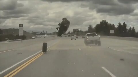 ╰( ´・ω・)つ──★ ✲ﾟ*｡✧ вжух