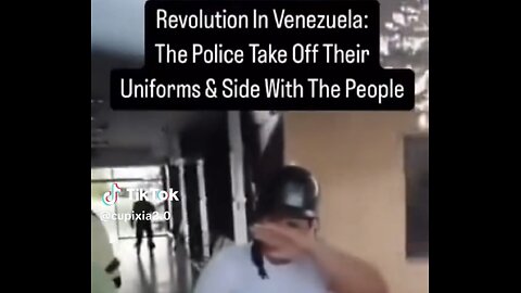 Venezuela 🇻🇪- Police 👮 Tear Off Their Uniforms And Join With The People !!