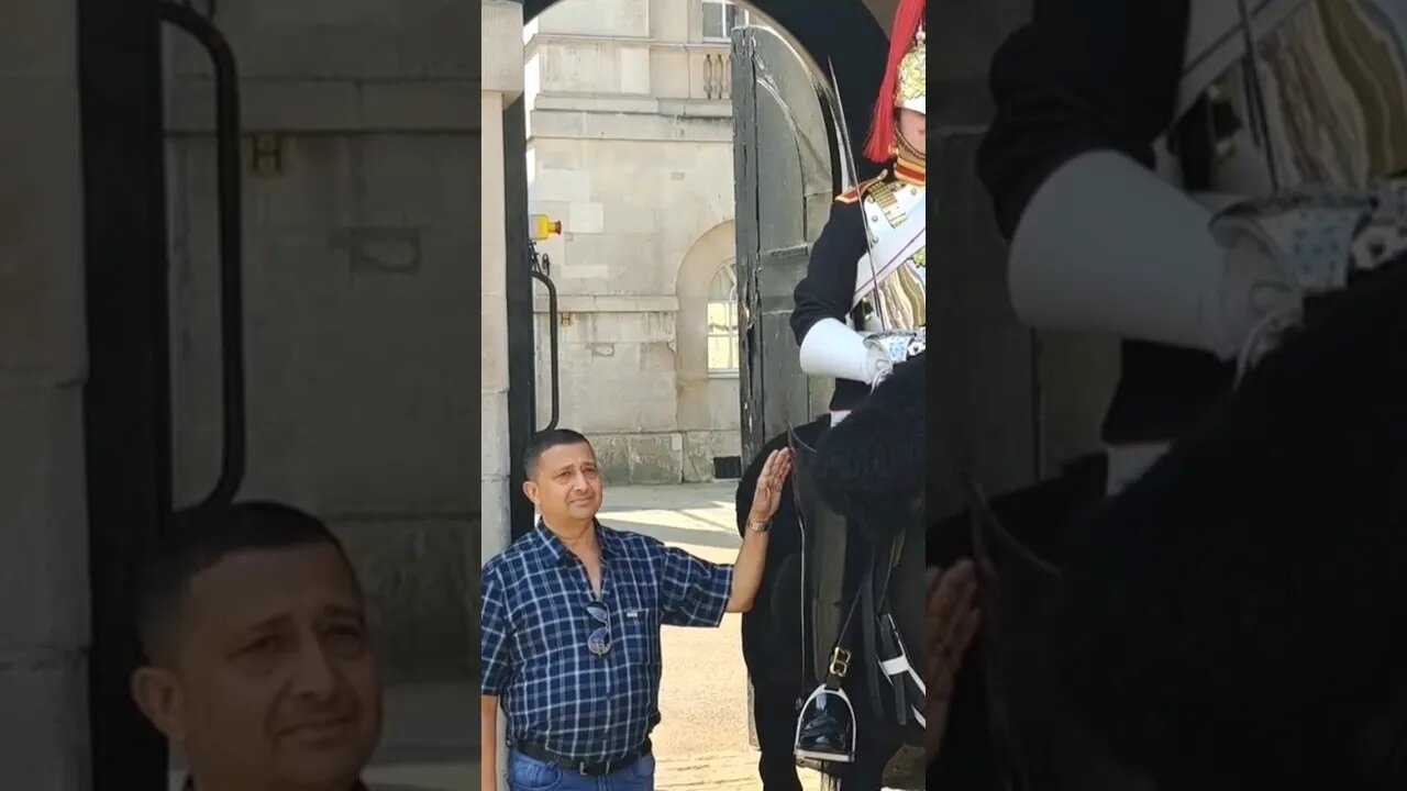 Touching the kings guard is never acceptable #horseguardsparade