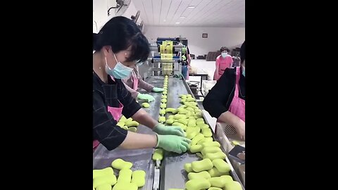OMG, these workers are seriously working at lightning speed! 💥🏃‍♀️🏃‍♂️
