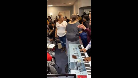 Every day is a Day of Thanksgiving Praise Break