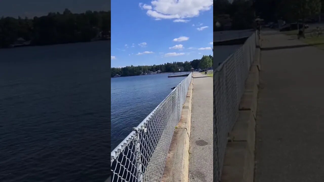 UM LAGO MUITO TRANQUILO EM MASSACHUSETTS ESTADOS UNIDOS