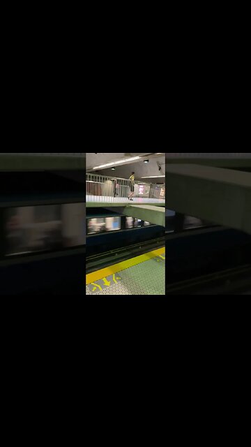 Up above the floor at metro Peel