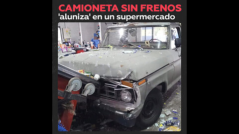 Una camioneta sin frenos choca contra la fachada de un supermercado en Argentina