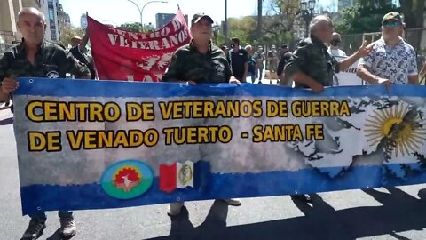Manifestación en tribunales de ex combatientes de Malvinas.