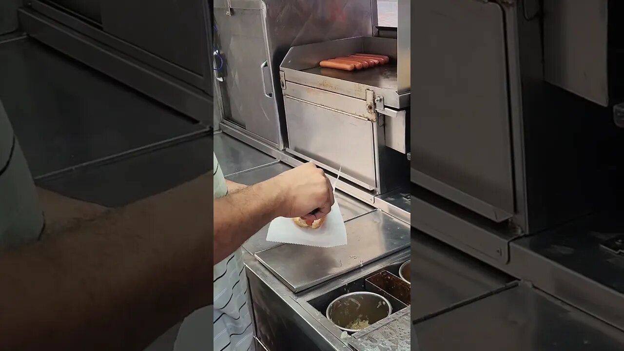 Best Dirty Water NYC Hot Dogs! #shorts #hotdog #food