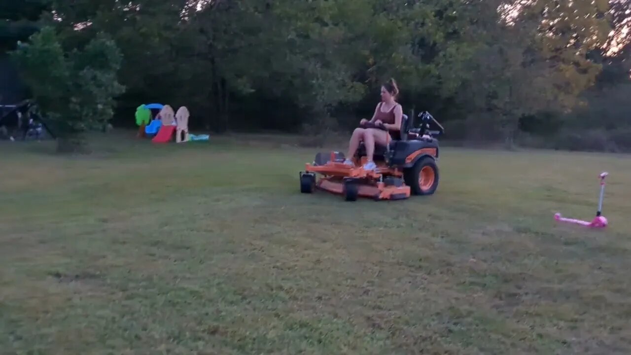 wife wanted to try the zero turn 😂