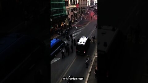 MASSIVE Anti-Mandate Protest in Rome - Oct. 9