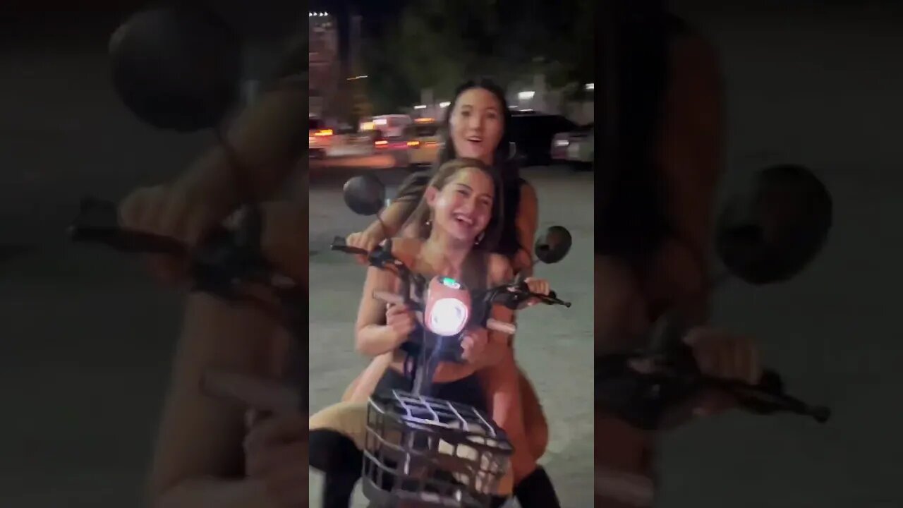 Nag try ako mag E bike sa kalsada ng naka costume 😬