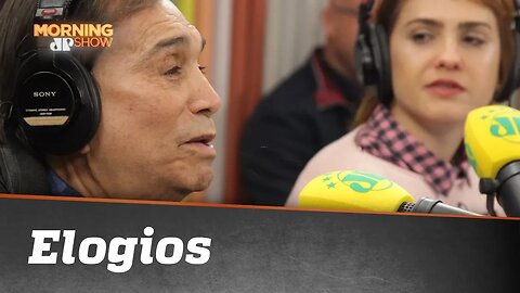 "Não sei se faço bem ou se é respeito", brinca Dedé sobre elogios