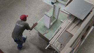 SOUTH AFRICA - Cape Town - Boat building (Video) (yGi)
