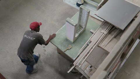 SOUTH AFRICA - Cape Town - Boat building (Video) (yGi)