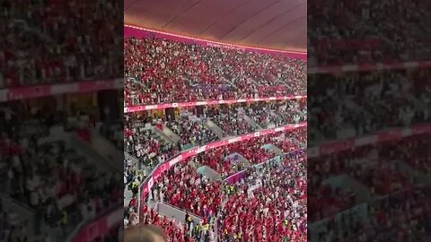 Torcida do Marrocos cantando a hino antes da partida contra a França (Semifinal da Copa 2022)