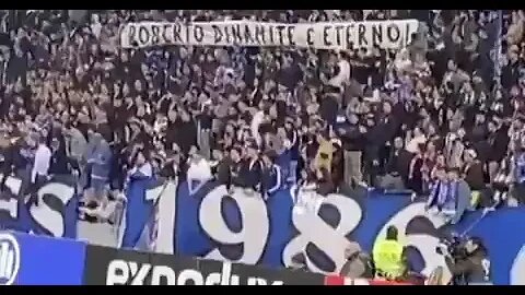 Torcida do Porto homenageando Roberto Dinamite
