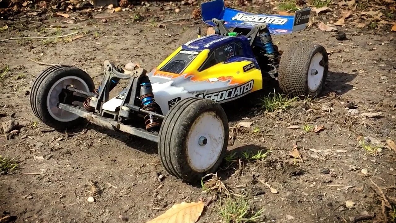 Team Associated RC10B4.2 In Slow Motion With iPhone 6