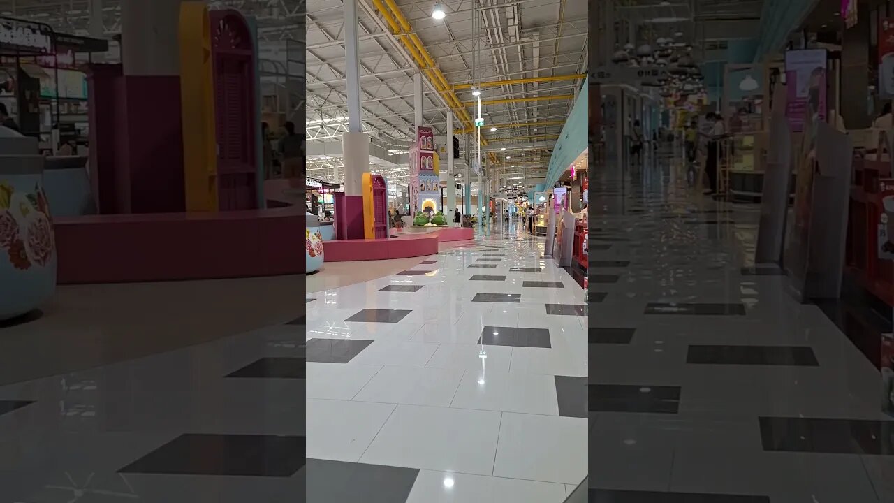 AngryE gone shopping for shoes.