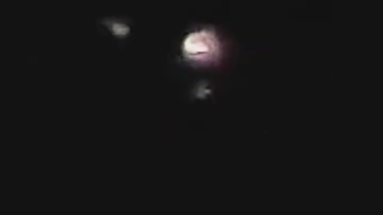 Triangle-shaped UFO over Ontario