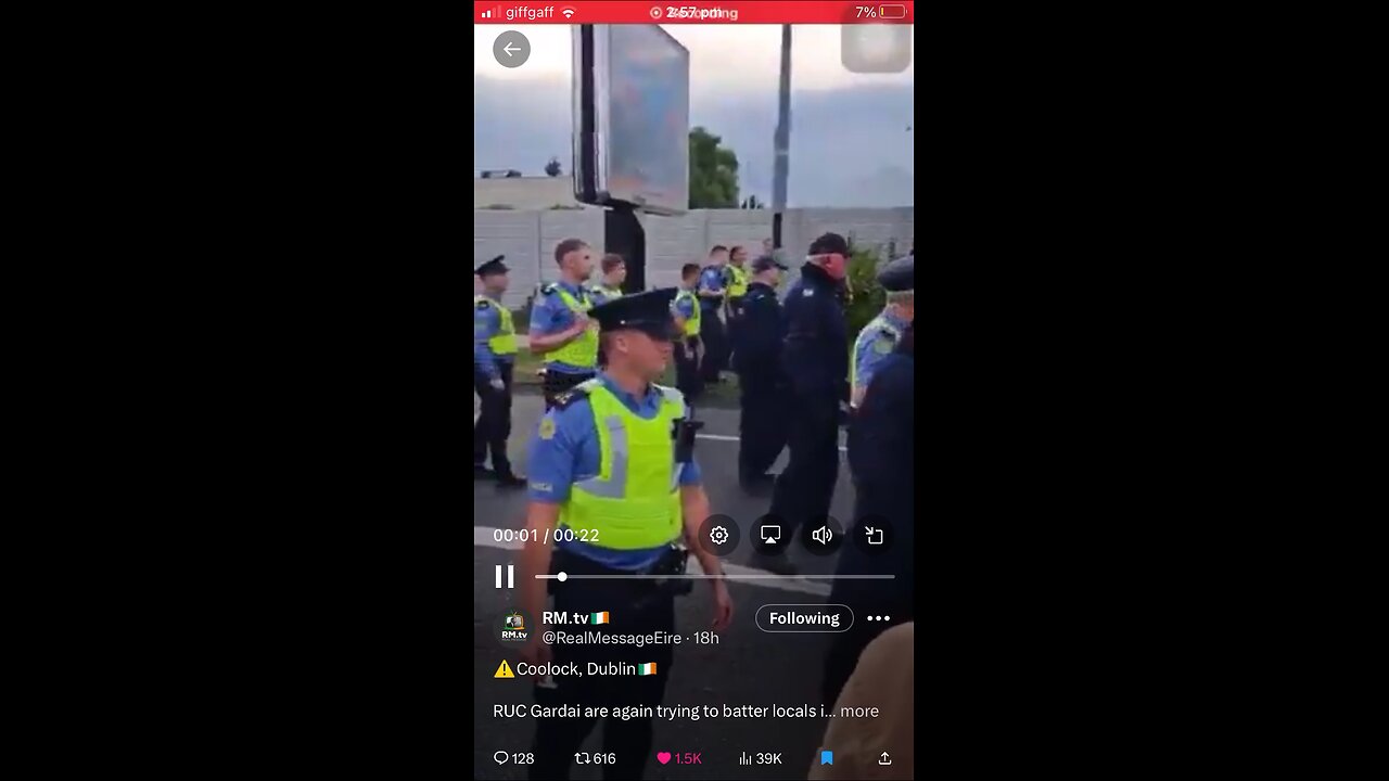 Garda Police spraying Irish people : protest againat migrants