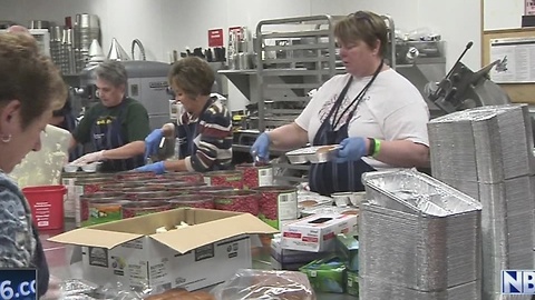 Lambeau Thanksgiving preps