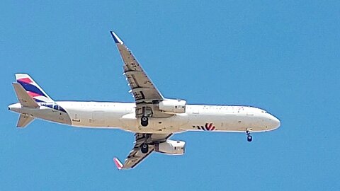 Airbus A321 PT-MXQ vindo de São Luís do Maranhão para Fortaleza