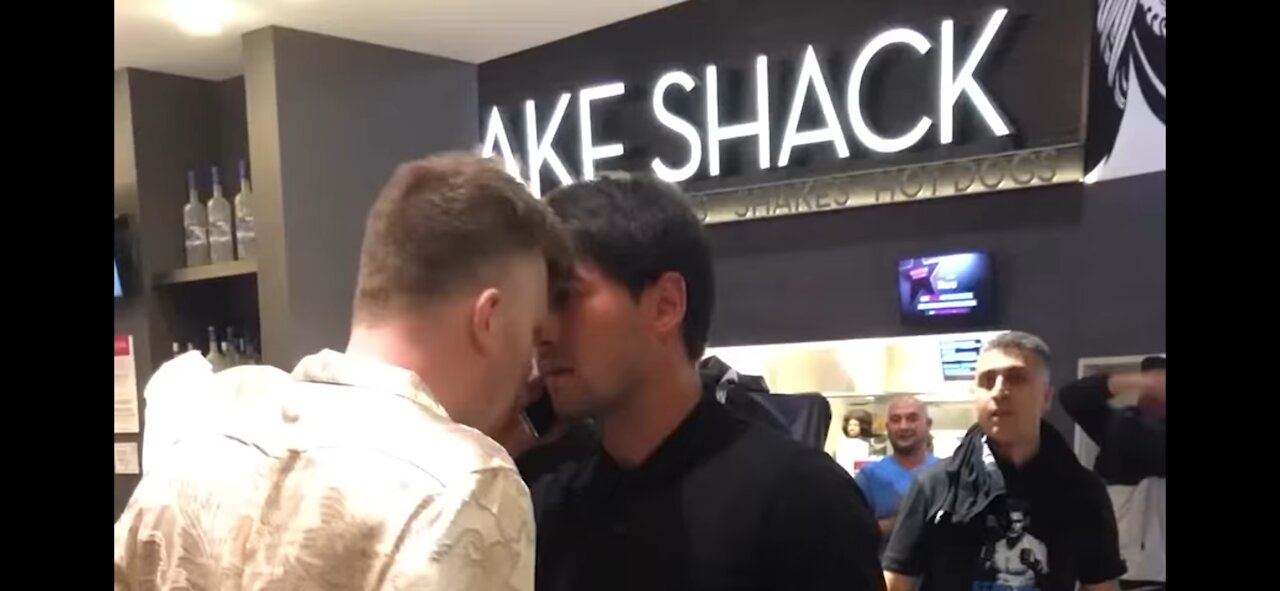 100 of conor's fans vs 10 khabib's fans (7/10/2018)
