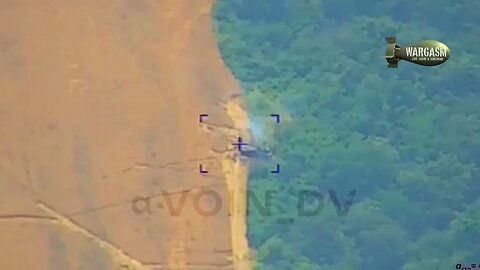 Ukrainian 2S1 'Gvozdika' gun hit with artillery
