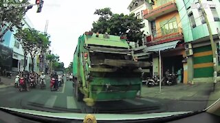 Mai utilizzare il cellulare mentre si guida il motorino!