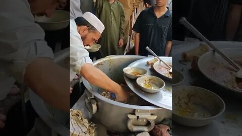 Siri Paye Peshawar | Pakistani Street Food Fun | #streetfood #pakistan #pakistanistreetfood #Shorts