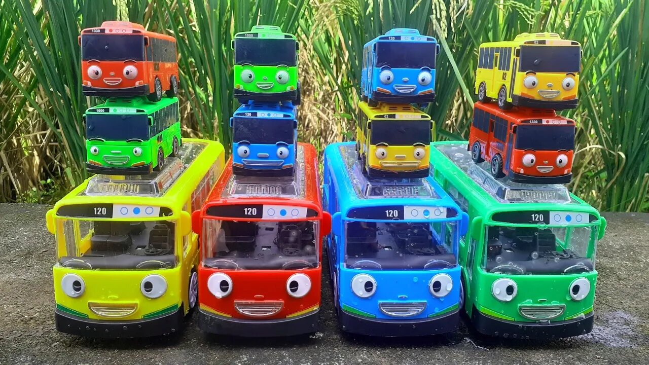 Mencari dan Menemukan Mainan Bus Tayo, Lani, Gani dan Rogi di Selokan Air di Bantu Kepiting Kecil