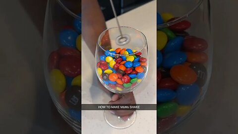 HOW TO MAKE M&M MILKSHAKE#lifehacks #shorts #mnms
