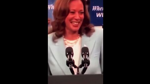 😮 Is #Kamala using #AI to fill her audience? MAN GOT NO MOUTH? 👀
