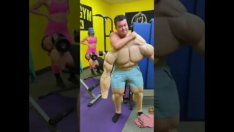 Guy TRANSFORMS to get gym girl's number!!!❤