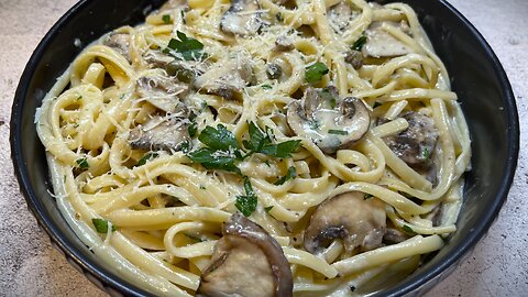 Pasta In Creamy Garlic Sauce I Creamy Linguine Pasta With Mushrooms by Gastro Guru