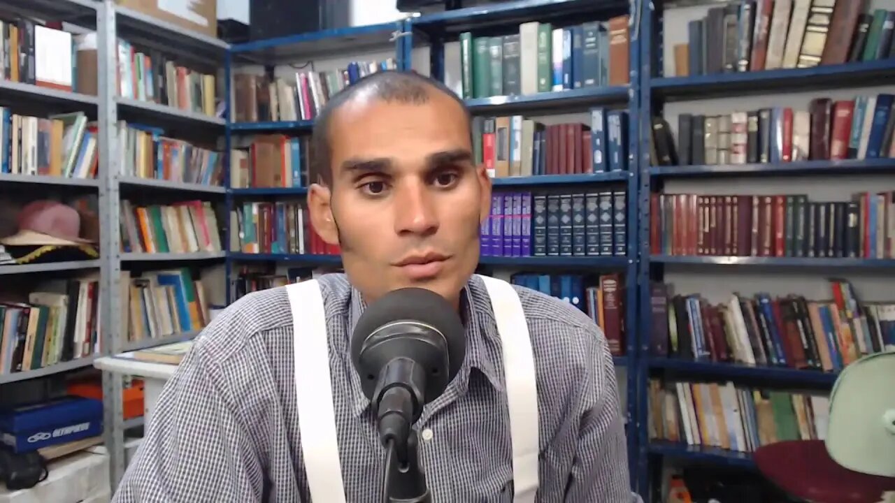 Devemos ler autores COMUNISTAS?