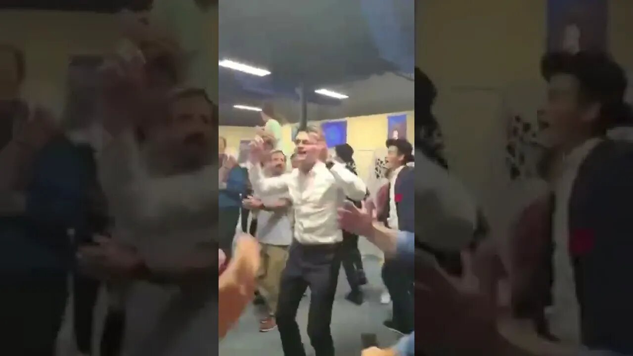 Ben Shapiro dances at Hachnasas Sefer Torah in Boca Raton, Florida