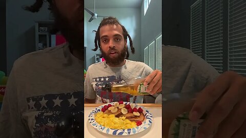 Rock Mercury Eating breakfast live