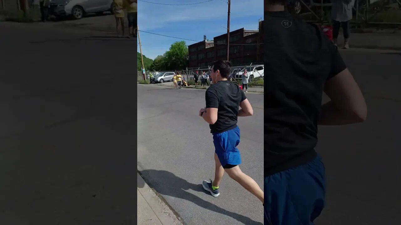 cheering runners #cheer #fyp #fypシ #viralvideo #viral #viralshort #runner #support #happy #help #fun