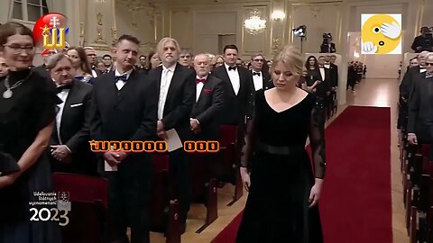 „Na poctu zbraň!“ Takže zbrane/vlajky EÚ&SR mieria proti húfnici Zuzana 1. a pocta môže začať 😁 2023