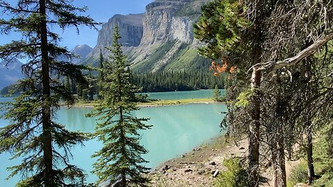 lake minnewanka