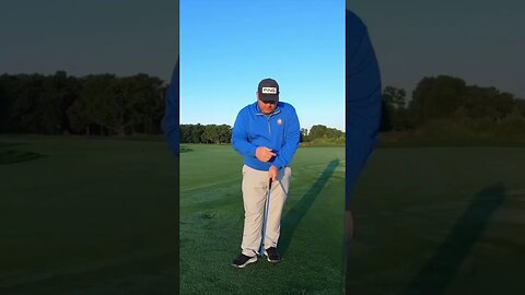 When we chip, we want to make sure that we weaken our grip. #shorts #golf #youtubeshorts #subscribe