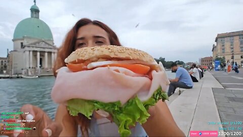 Streamer Got Assaulted & Robbed by Birds While Trying to Eat Her Sandwich