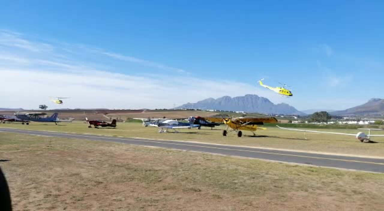 SOUTH AFRICA - Cape Town - Stellenbosch Air Show (Video) (6vc)