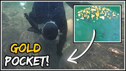 Checkout All The GOLD In This Underwater Crack!!