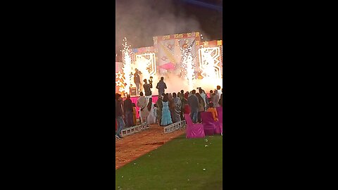 shadi par stage par mast Bali entry